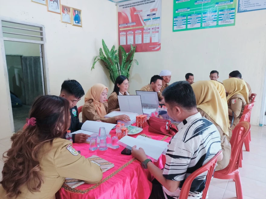 Monitoring dan Evaluasi (Monev) Kecamatan Menggala di Kampung Ujung Gunung Ilir Berjalan Kondusif